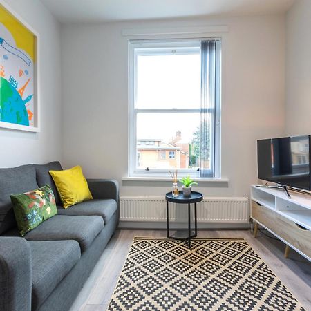 Studio Stay City Haven Preston بريستون الغرفة الصورة